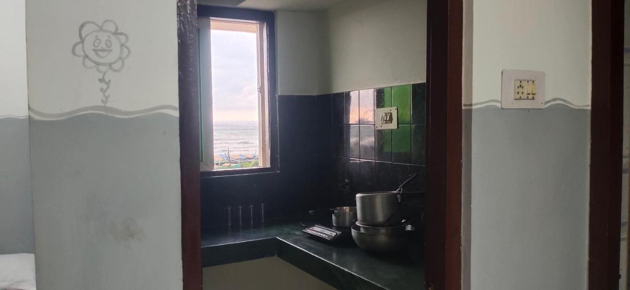 Nirman Beach Homestay ปูรี ภายนอก รูปภาพ