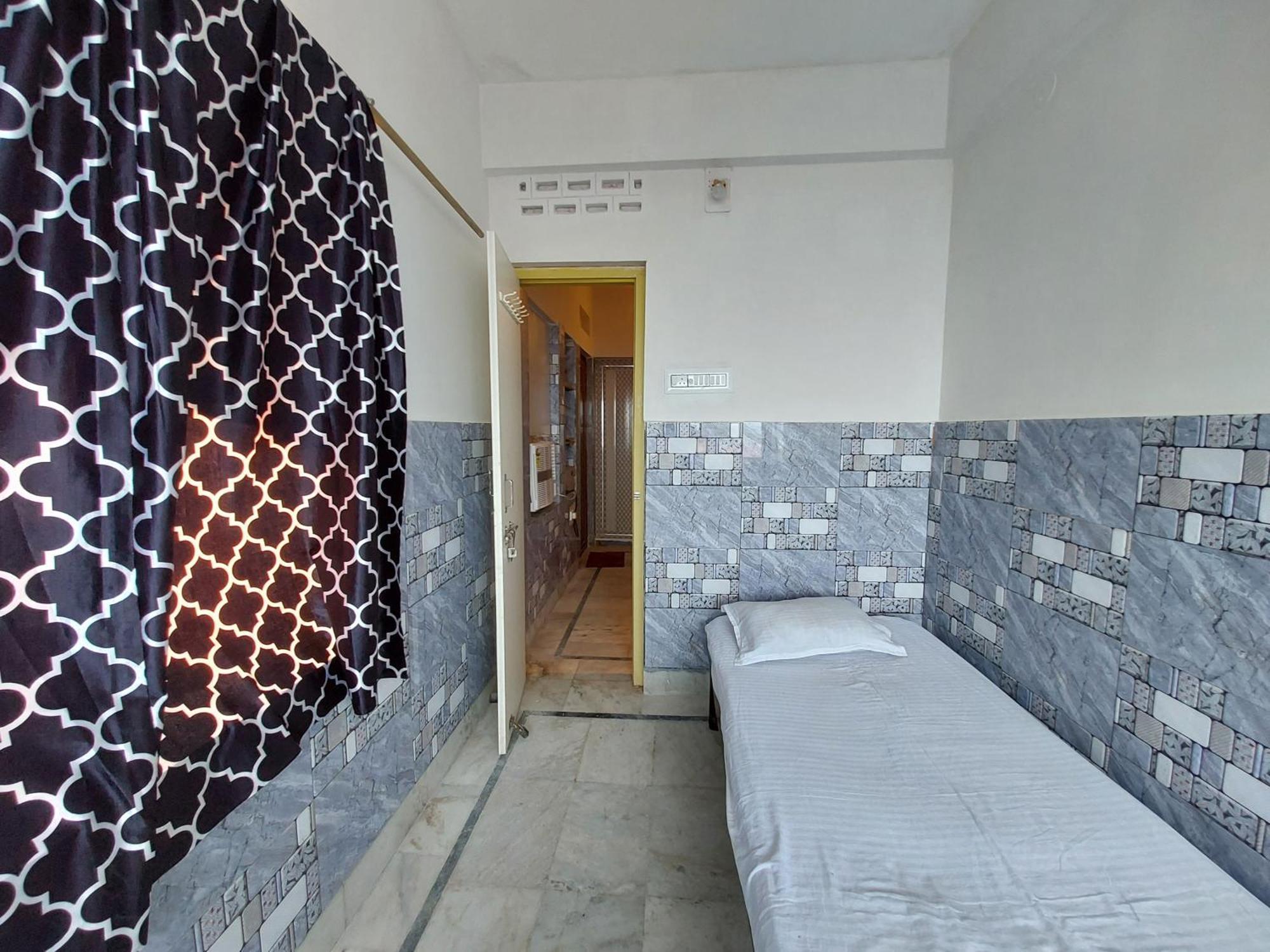 Nirman Beach Homestay ปูรี ภายนอก รูปภาพ