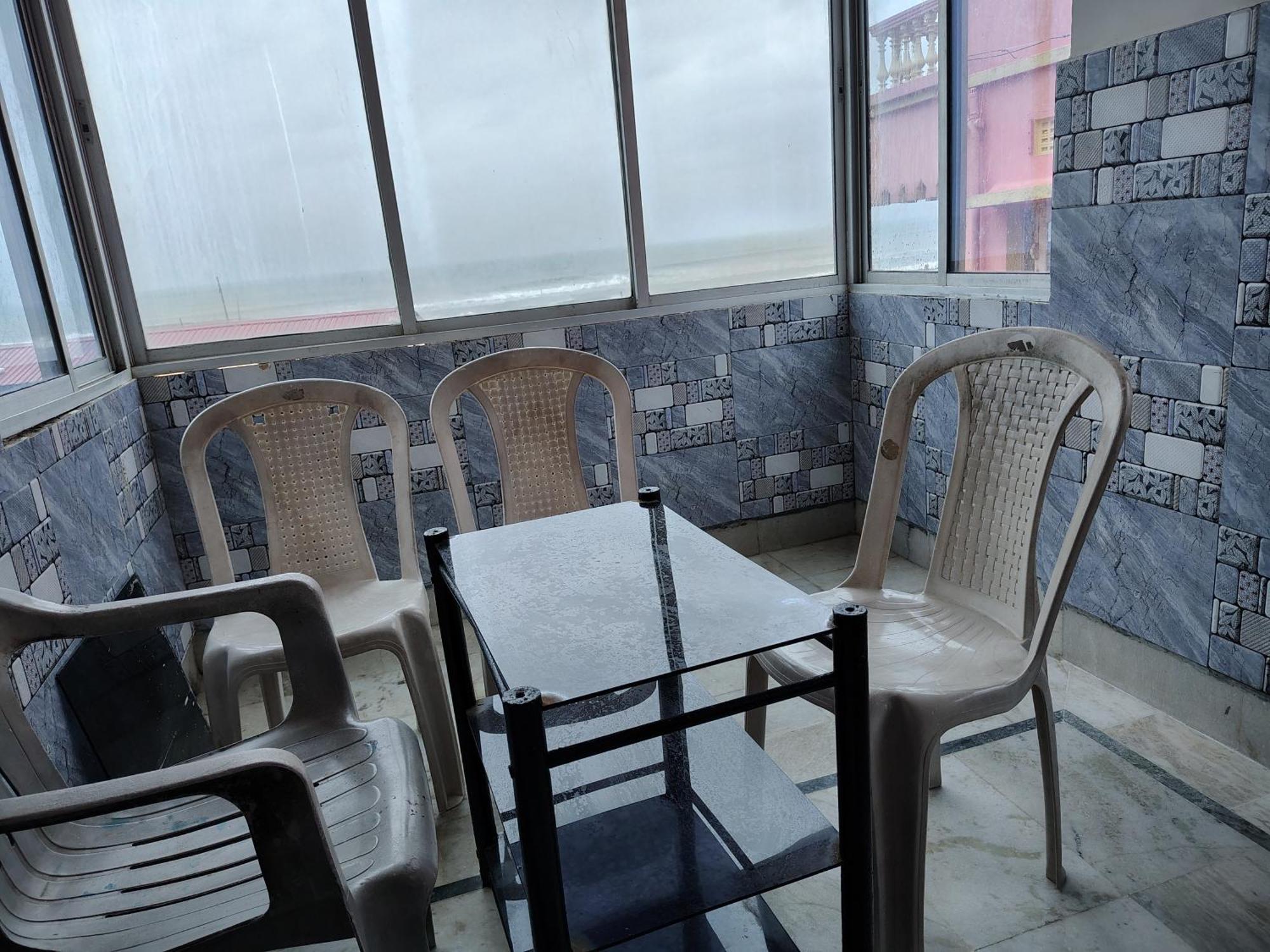 Nirman Beach Homestay ปูรี ภายนอก รูปภาพ