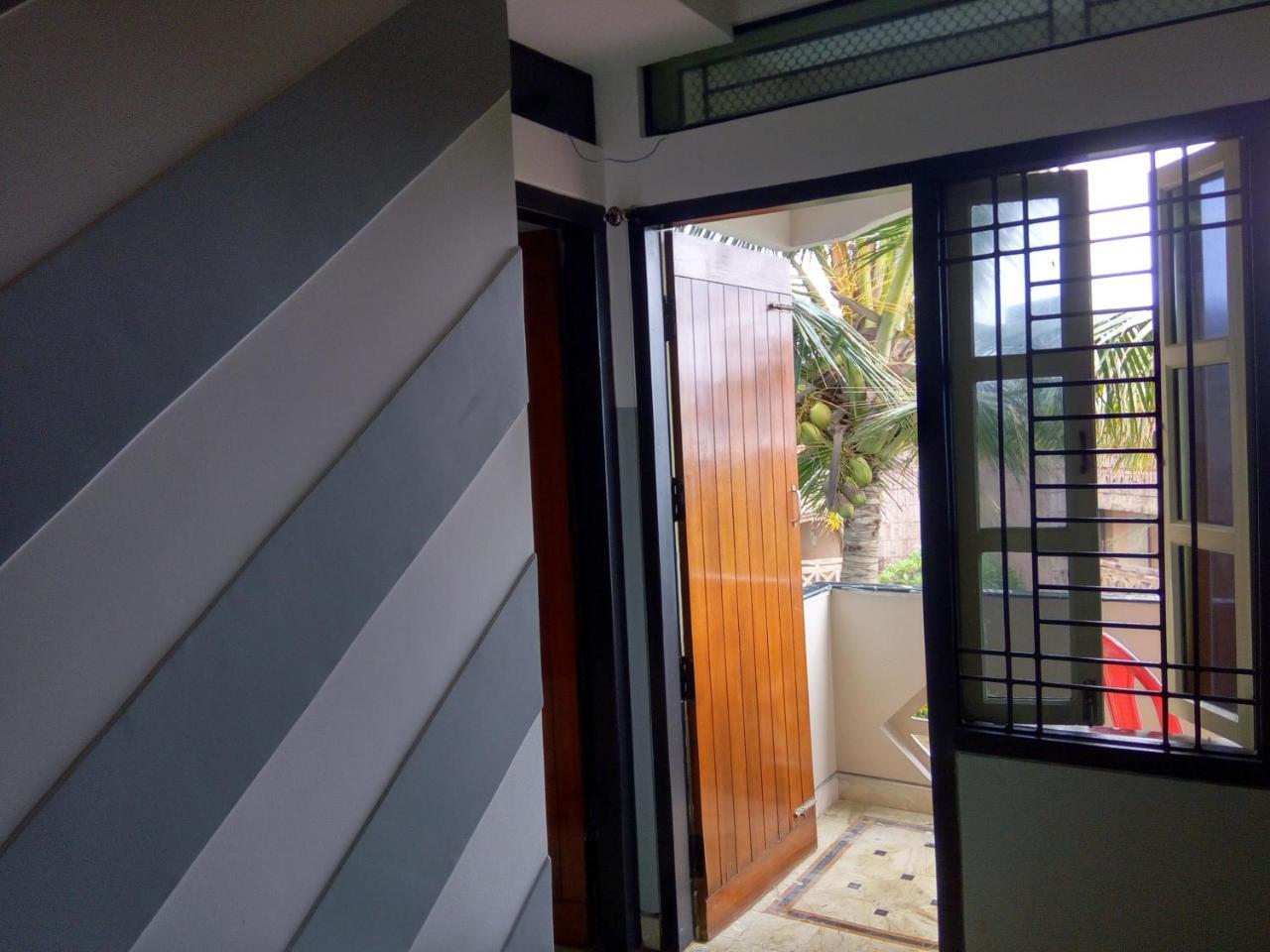Nirman Beach Homestay ปูรี ภายนอก รูปภาพ