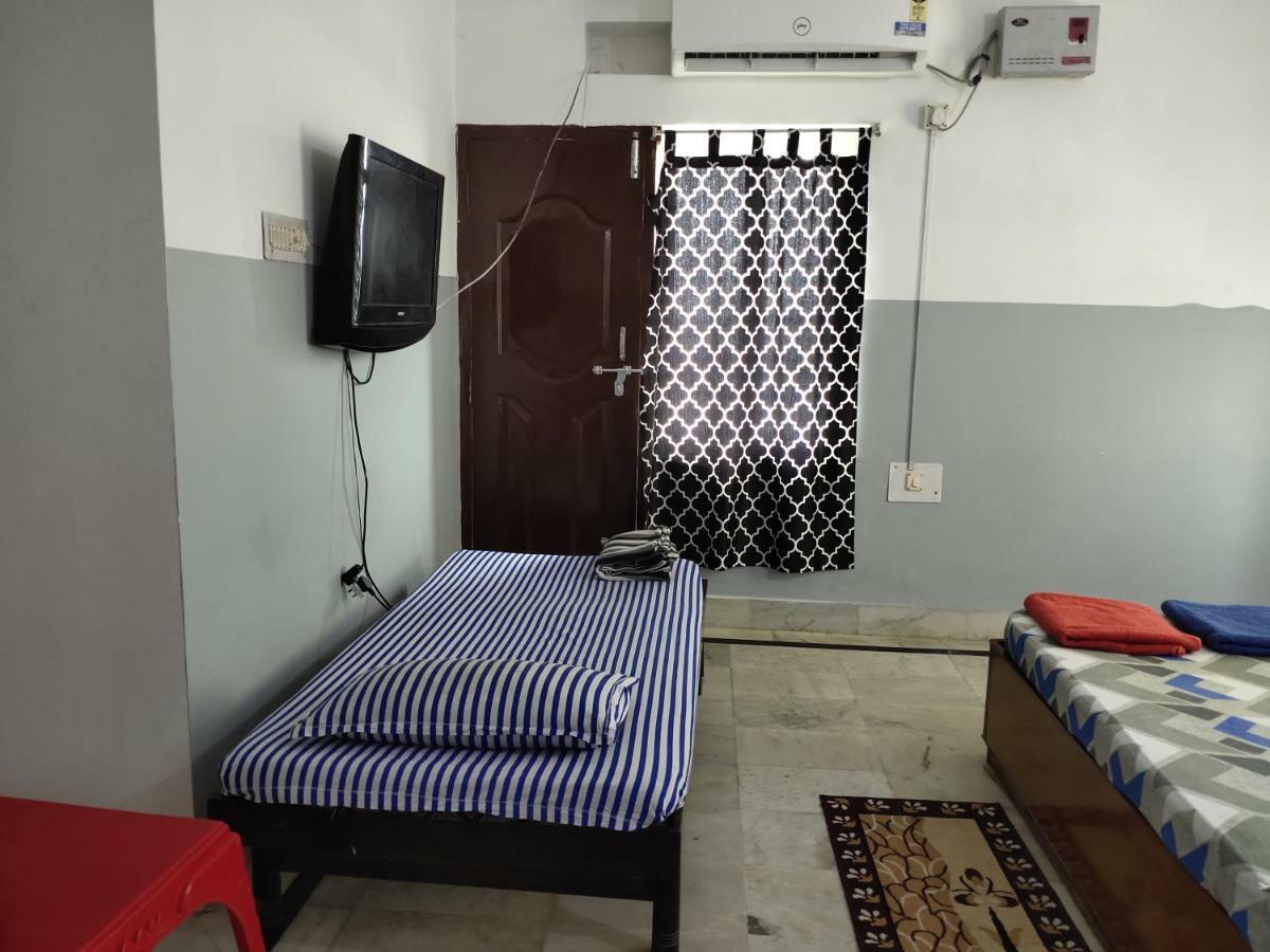 Nirman Beach Homestay ปูรี ภายนอก รูปภาพ